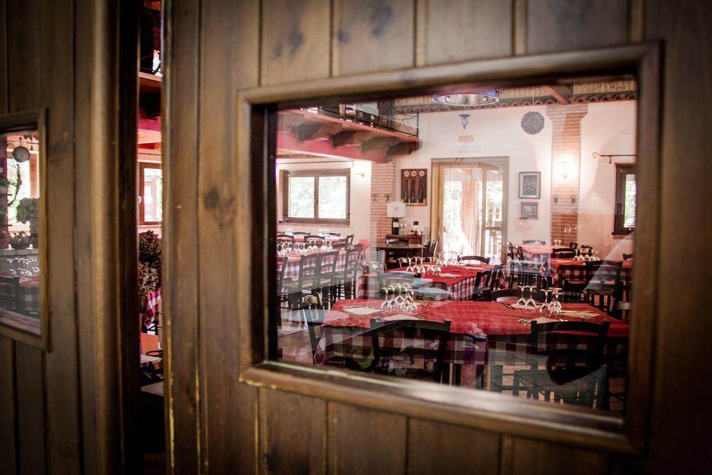 La Taverna Dei Briganti Cotronei Bagian luar foto