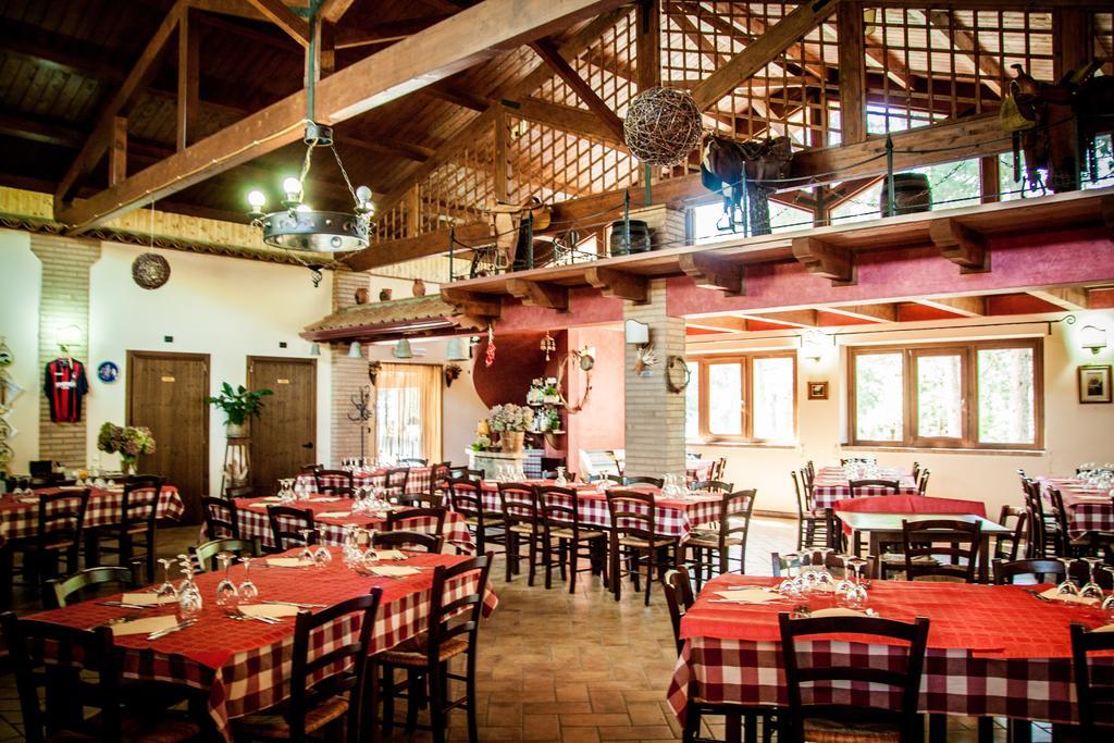 La Taverna Dei Briganti Cotronei Bagian luar foto