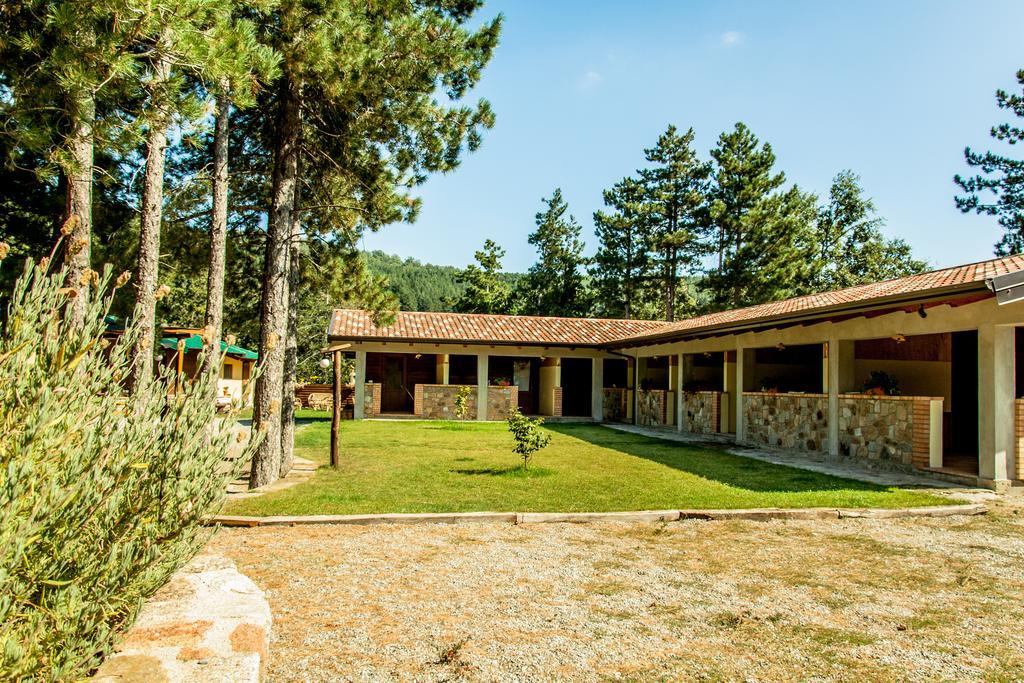 La Taverna Dei Briganti Cotronei Bagian luar foto